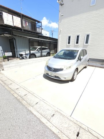 DCR若松町の駐車場