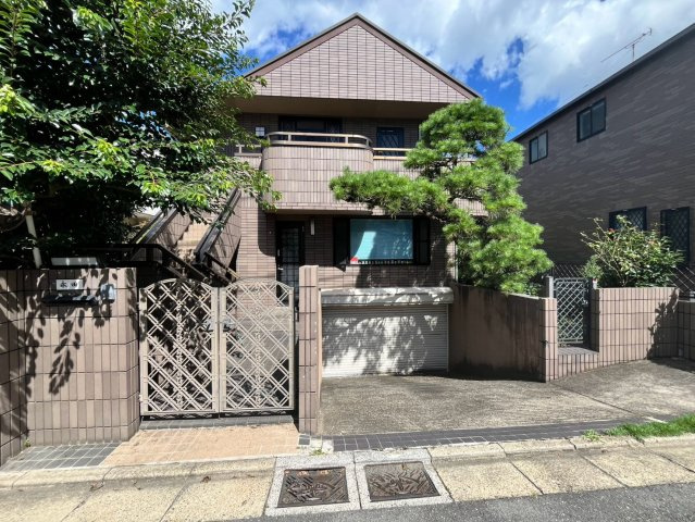 世田谷区成城9丁目　中古戸建