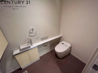 温水洗浄便座付きのトイレです♪