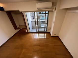レザムルーズ西宮の居間