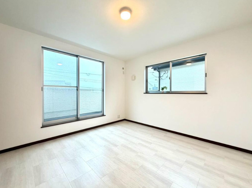 草加市西町 中古戸建の洋室