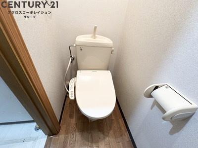 暖房便座付きのトイレです♪