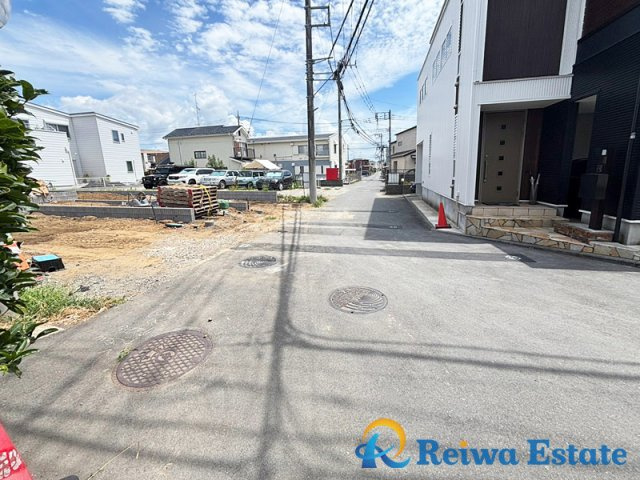 新築戸建　茅ヶ崎市中島の前面道路含む現地写真