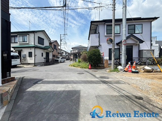 新築戸建　茅ヶ崎市中島の前面道路含む現地写真