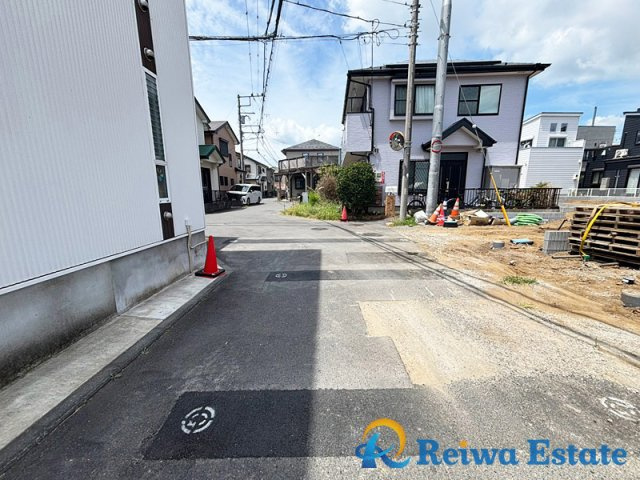 新築戸建　茅ヶ崎市中島の前面道路含む現地写真
