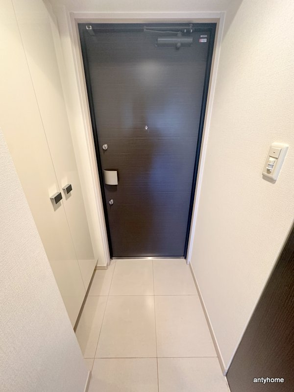 ISM谷町六丁目　仲介手数料無料の玄関