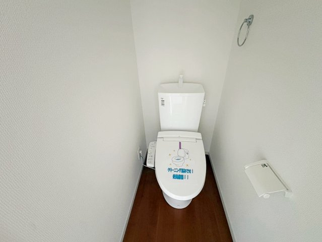 嵐山茶尻町のトイレ|1階と2階の2ヶ所に配置しており、来客時や朝の身支度時にも同時に使えて嬉しい！（R8.8撮影）