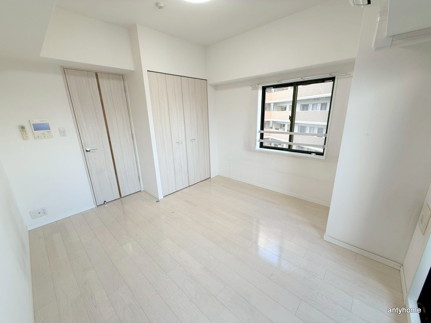 S-RESIDENCE緑橋駅前　仲介手数料無料の居間・リビング