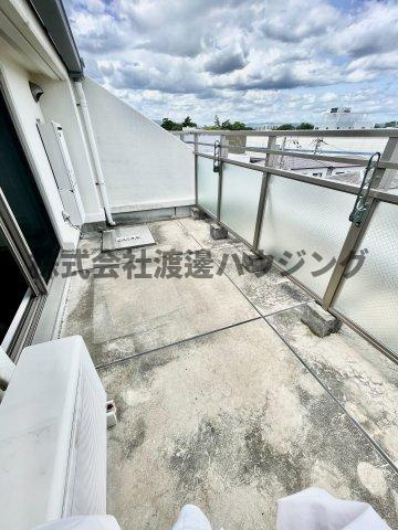 ストリーム江坂のバルコニー