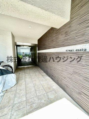 ストリーム江坂のエントランス