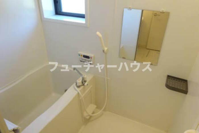 メゾンソレーユ　Ｉの浴室