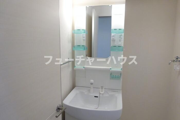 メゾンソレーユ　Ｉの洗面所