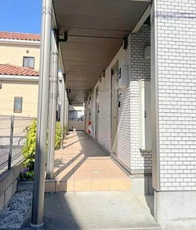メゾンアトムのエントランス