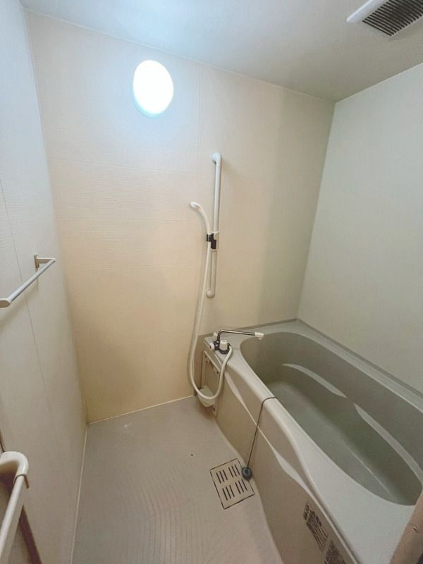 足立区興野２丁目のアパートの浴室