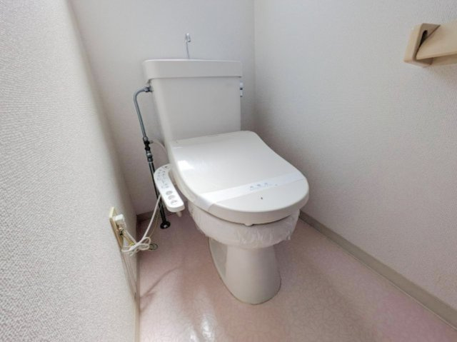 シャインハウスD棟のトイレ|落ち着いたトイレです