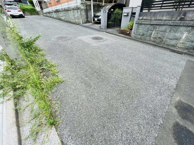 グラファーレ千葉市緑区誉田町1丁目9期の前面道路含む現地写真