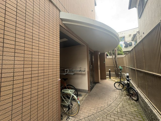 レシェンテ水澤のエントランス