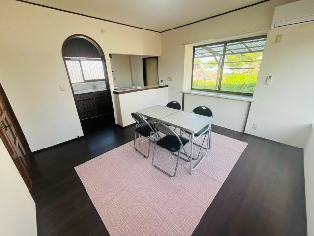 古河市尾崎 リフォーム物件　の居間・リビング|〇リビング〇
大きな窓から明るい日差しが差し込みます♪
2026年8月撮影