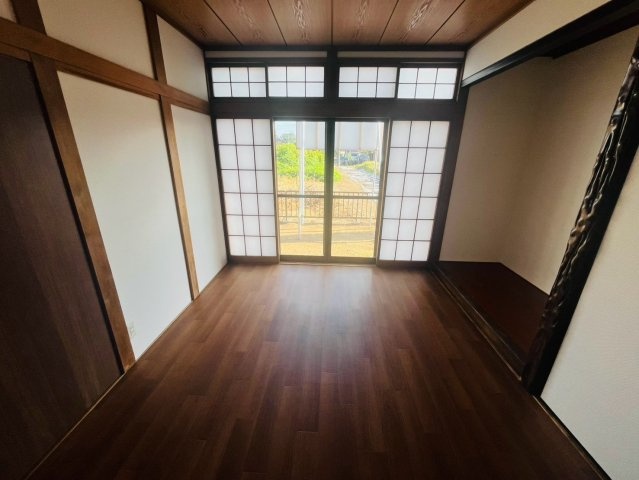 古河市尾崎 リフォーム物件　の洋室|〇洋室　6帖〇
窓から明るい日差しが差し込みます♪
2026年8月撮影