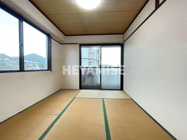 マンションニュー西山の和室