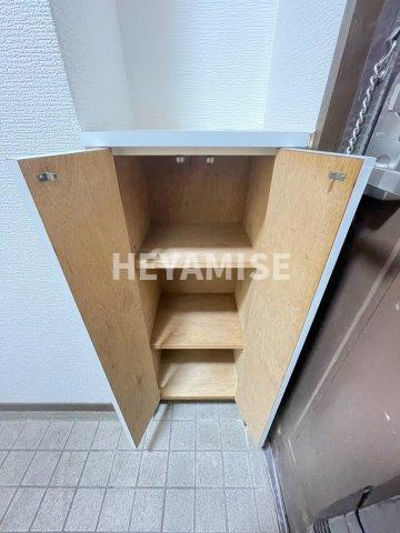 マンションニュー西山の玄関