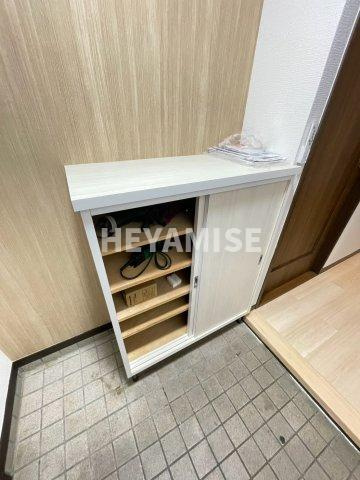 マンションニュー西山の玄関