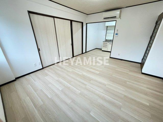 マンションニュー西山の居間・リビング
