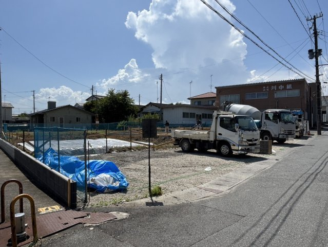【学校近く】錦町上中田 新築4LDK ２棟の前面道路含む現地写真