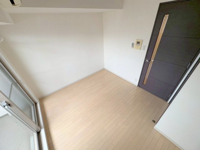 アドバンス新大阪Ⅴの洋室