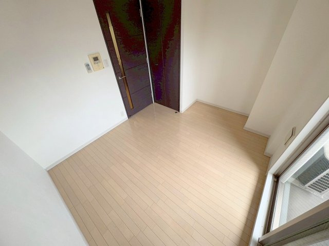 アドバンス新大阪Ⅴの洋室