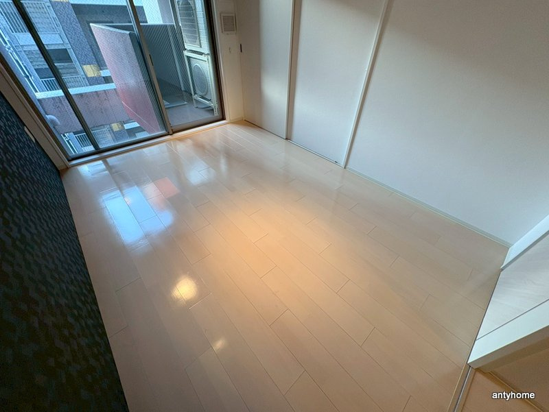 SERENiTE本町エコート　仲介手数料無料の居間・リビング