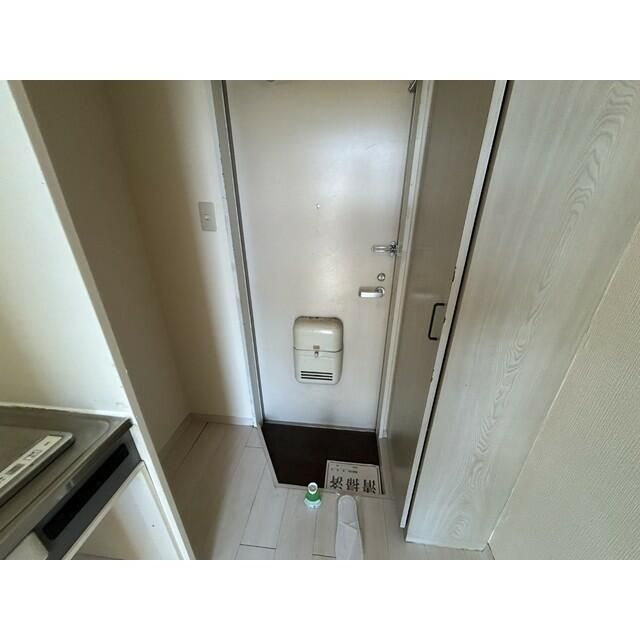 ヤングヒルズ越谷Ⅰの玄関