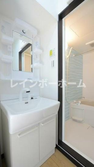 EPガーデン本中山の独立洗面台