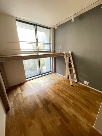 グリーンテラス調布Nの居間・リビング