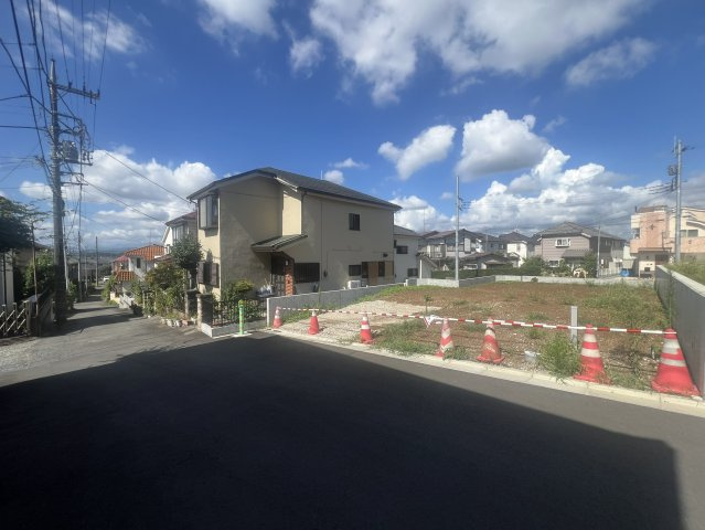 八王子市犬目町３期の前面道路含む現地写真