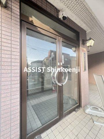 レインボーコートのエントランス