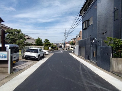 【前面道路含む現地写真】 | 緑区尾崎山二丁目　売戸建 | 外観　現地写真(2026年5月31日撮影)　