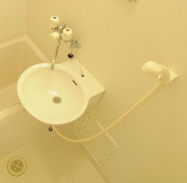 レオパレスユリハウス都府楼南の洗面所