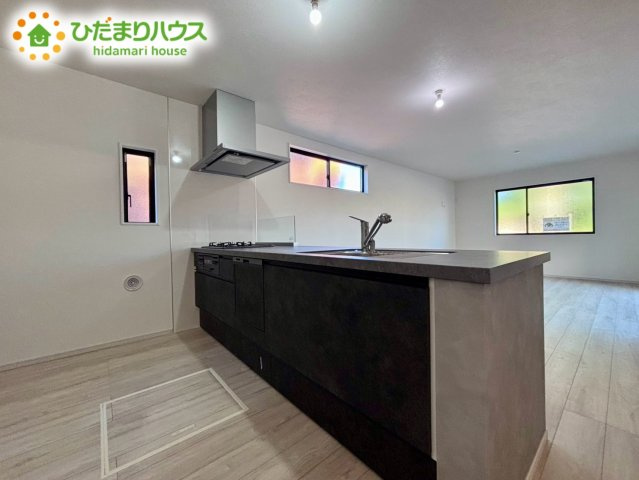 上尾市西宮下9期　新築戸建　01の収納|9/12撮影　玄関wic
※一部明るさを加工しています