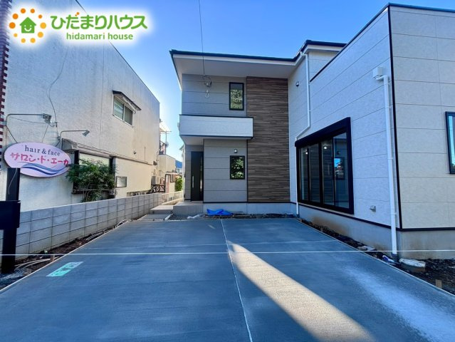 上尾市西宮下9期　新築戸建　01の前面道路含む現地写真|9/12撮影
※空は加工しています