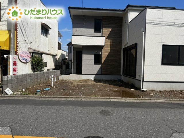 上尾市西宮下9期　新築戸建　01の駐車場|9/12撮影
※空は加工しています
