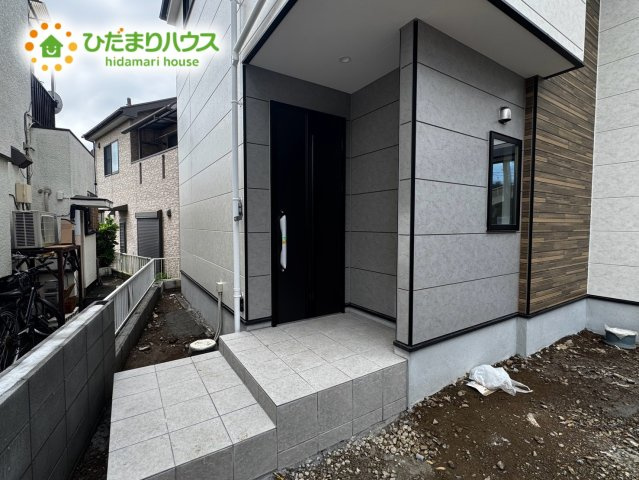 上尾市西宮下9期　新築戸建　01の玄関