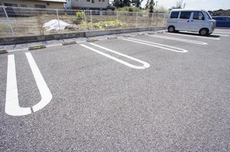 【駐車場】 | アンソレイエ | 駐車場があるので、車を買う予定の方も安心です