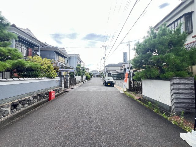 橿原市山之坊町　の前面道路含む現地写真
