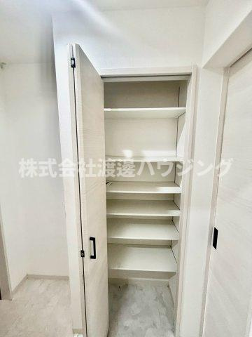 クリエオーレ豊南町南の収納|天井高シューズBOX