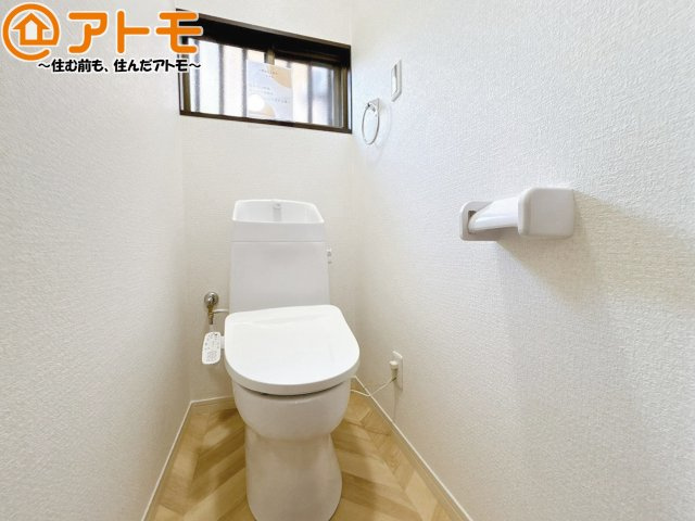 【トイレ】 | 清水区草薙杉道3丁目　中古戸建 | 毎日使うトイレだからこそ機能性を重視したいですよね！温水洗浄便座で快適な時間をお過ごしください♪