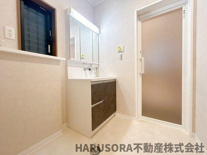 高槻市津之江町3丁目　2階建の独立洗面台