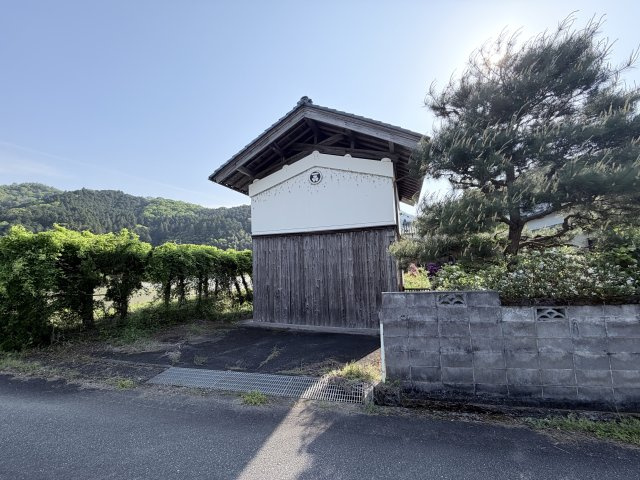 丹波市市島町上牧の中古一戸建の外観|蔵