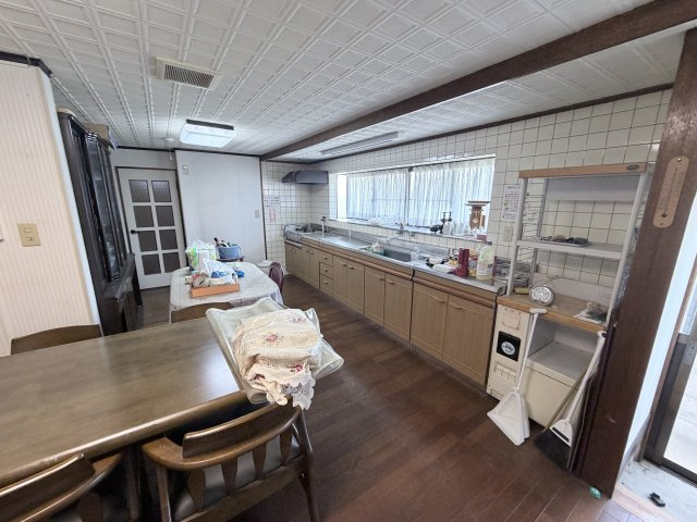 丹波市市島町上牧の中古一戸建のキッチン|LDK約15帖