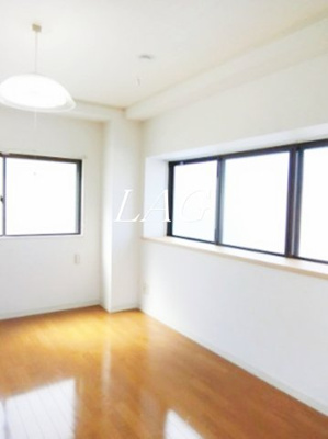 【居間・リビング】 | 染野ビル | 洋室のお部屋です。